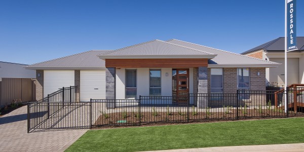 Rockleigh front elevation with roller doors