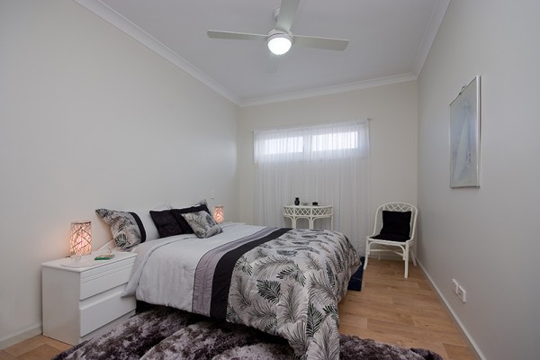 8 Anglicare upstairs unit main bedroom09